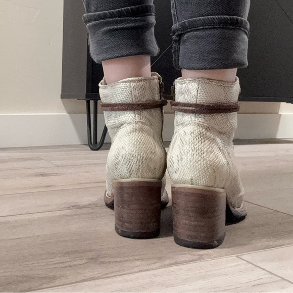 Freebird Cream and Brown Lace Up Boots - Picture 4 of 8